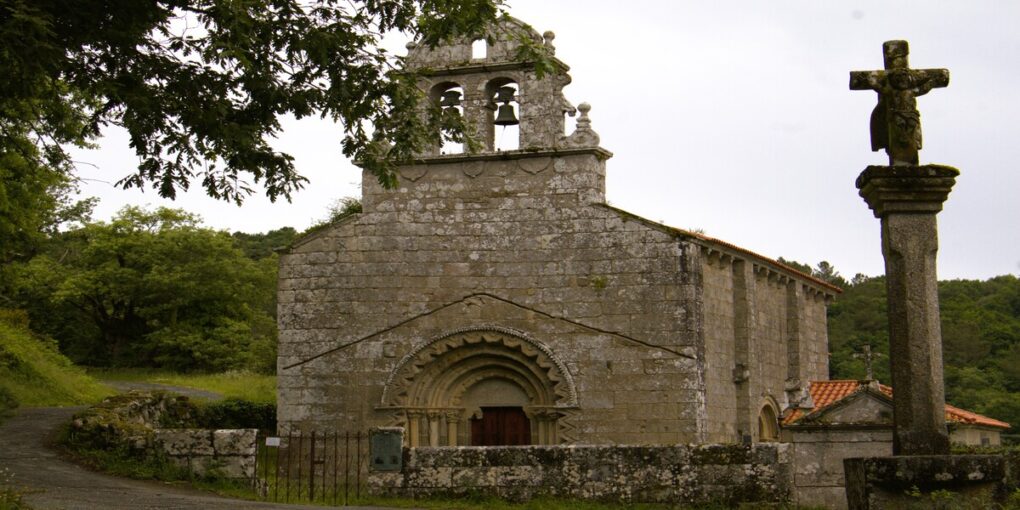 San Pedro de Bembibre: A peaceful retreat amidst the green countryside of Galicia