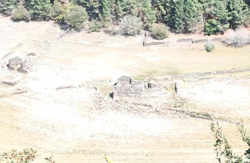 Old Portomarín Emerges: Ruins Beneath a Drained Reservoir
